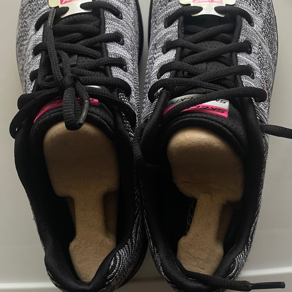 Skechers Memory Foam Women shoes Size 8.5